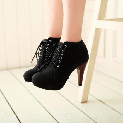 Round Toe Stiletto High Heel Lace Up Ankle Black..