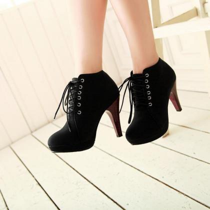 Round Toe Stiletto High Heel Lace Up Ankle Black..
