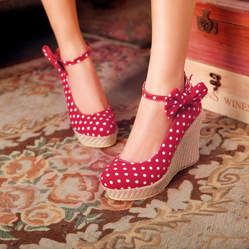 Rounded Toe Polka Dot Closed Toe Wedge Pumps With Ribbon